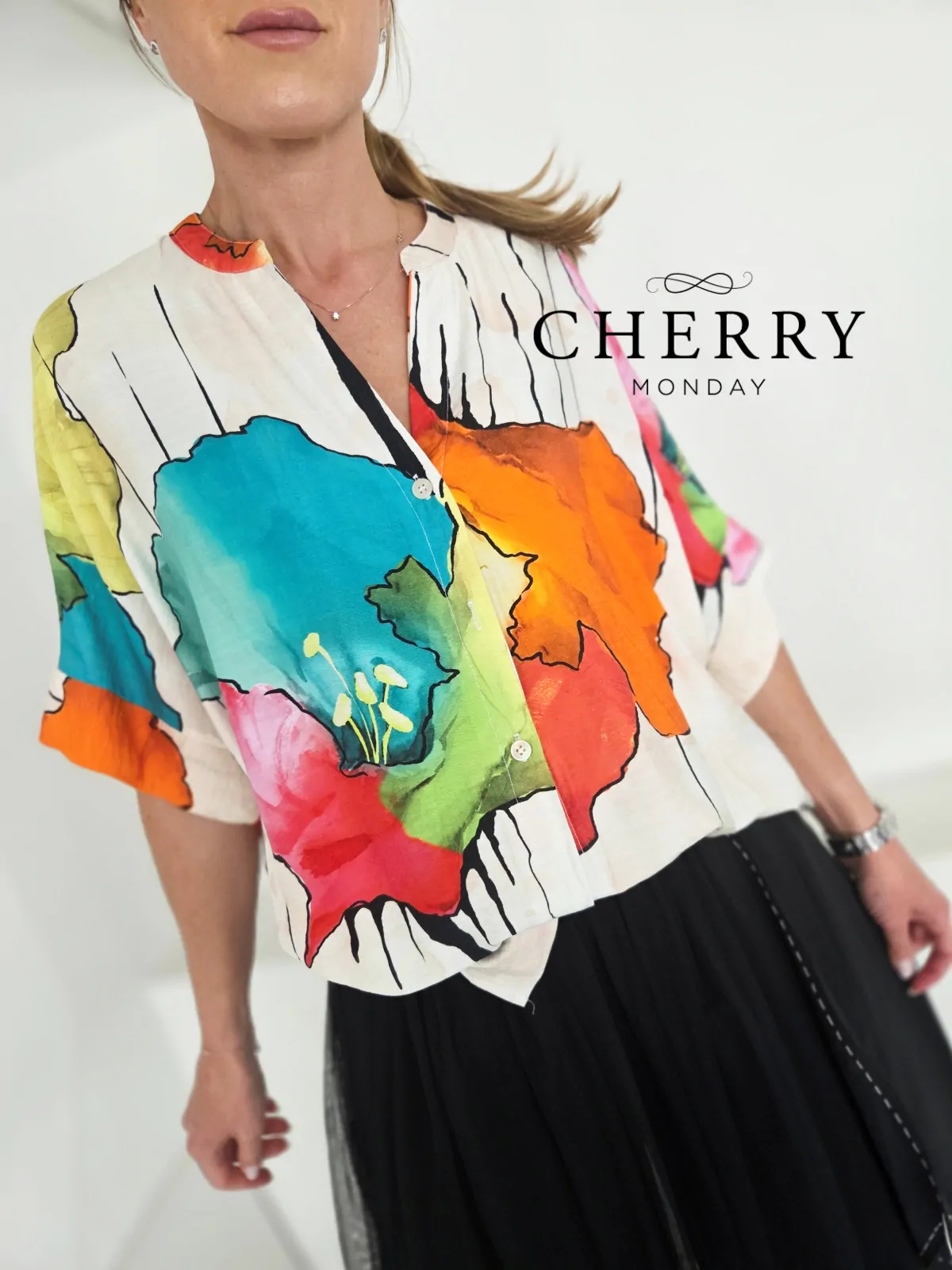 Ohlapna srajca z barvnim potiskom