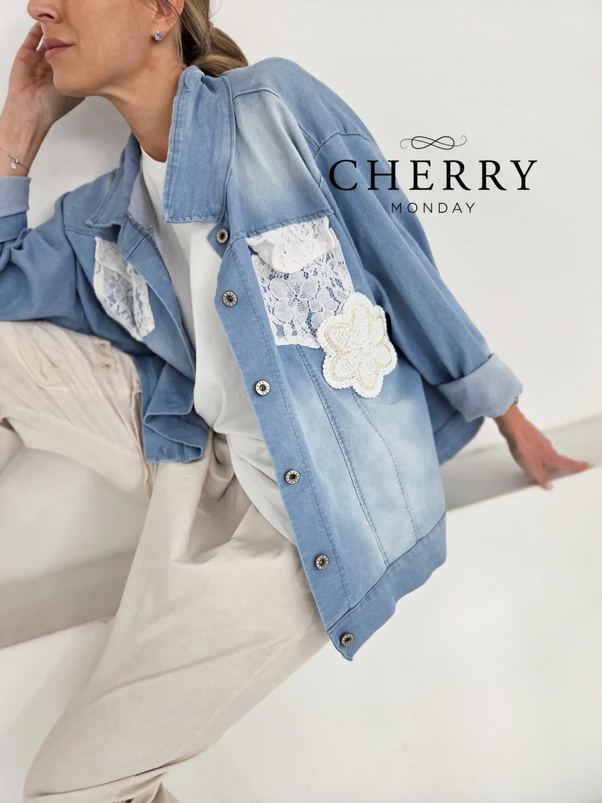 Jeans jakna s čipko