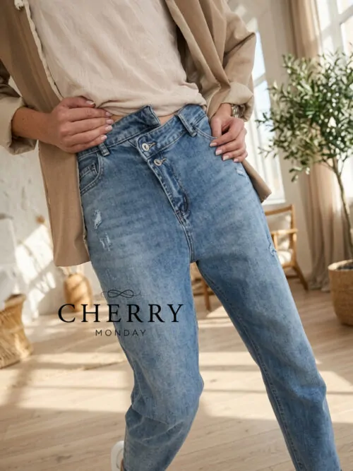 Boyfriend jeans z dvojnim zapenjanjem