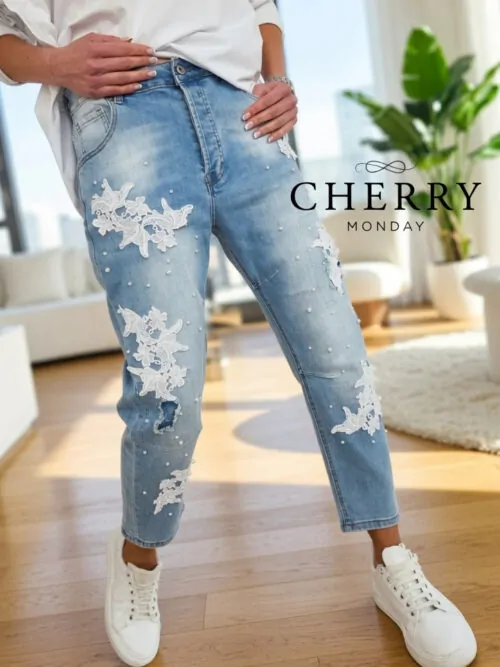 Jeans hlače s čipko in perlicami