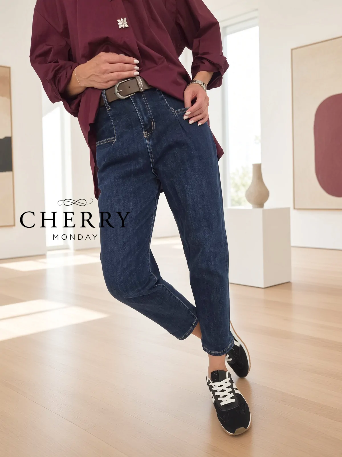 Jeans hlace z rjavim pasom (2) Jeans hlače z rjavim pasom