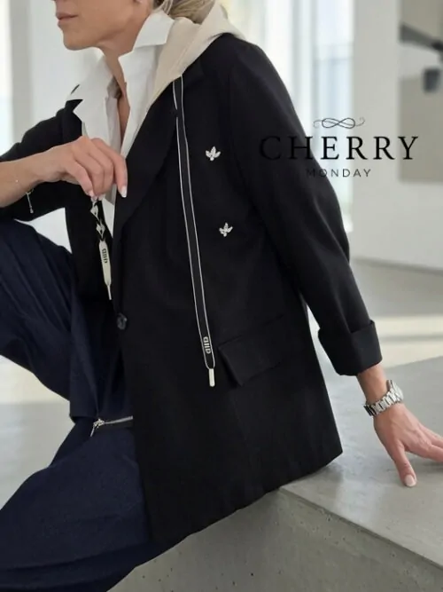 Športno eleganten blazer s kapuco