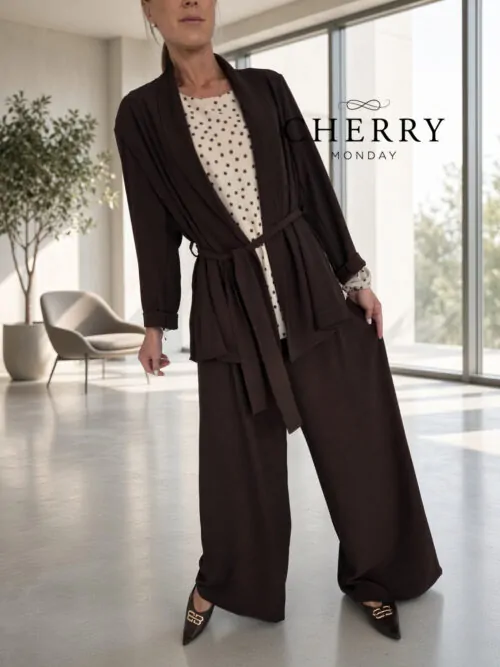 Eleganten plus size komplet hlače in blazer